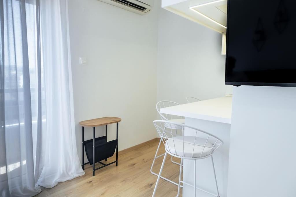 Cozy Studio In The Heart Of City Комотини Экстерьер фото